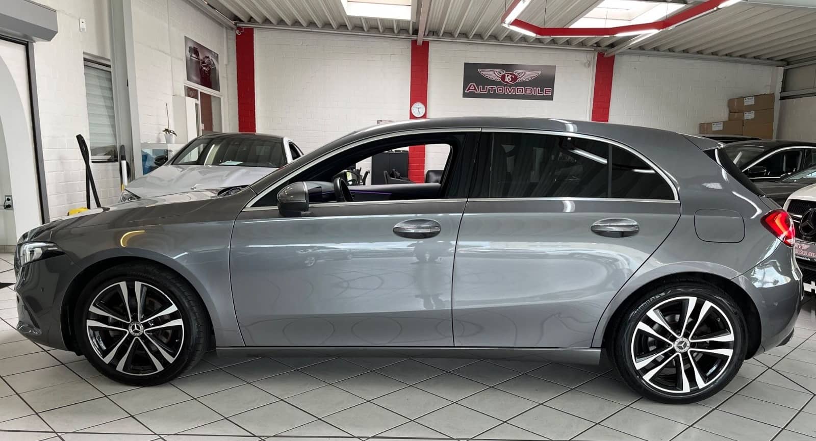 Mercedes-Benz A 200 Edition19 KEYLESS LED NAVI AMBIENTE KAMERA foto 4