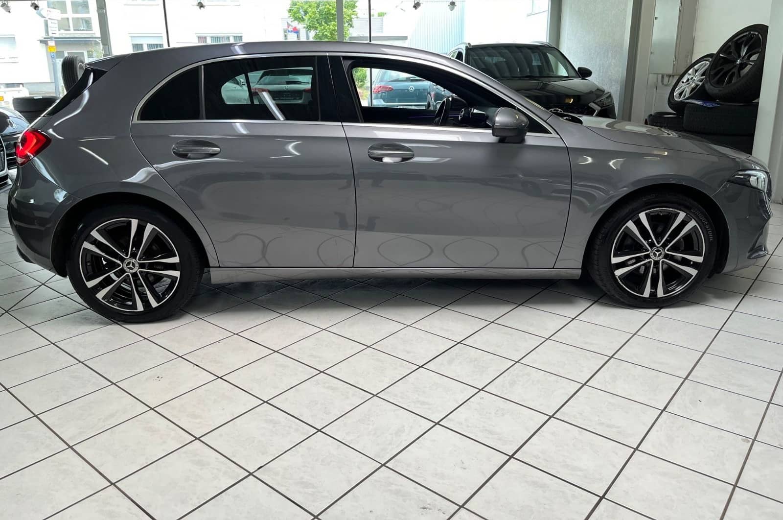 Mercedes-Benz A 200 Edition19 KEYLESS LED NAVI AMBIENTE KAMERA foto 8