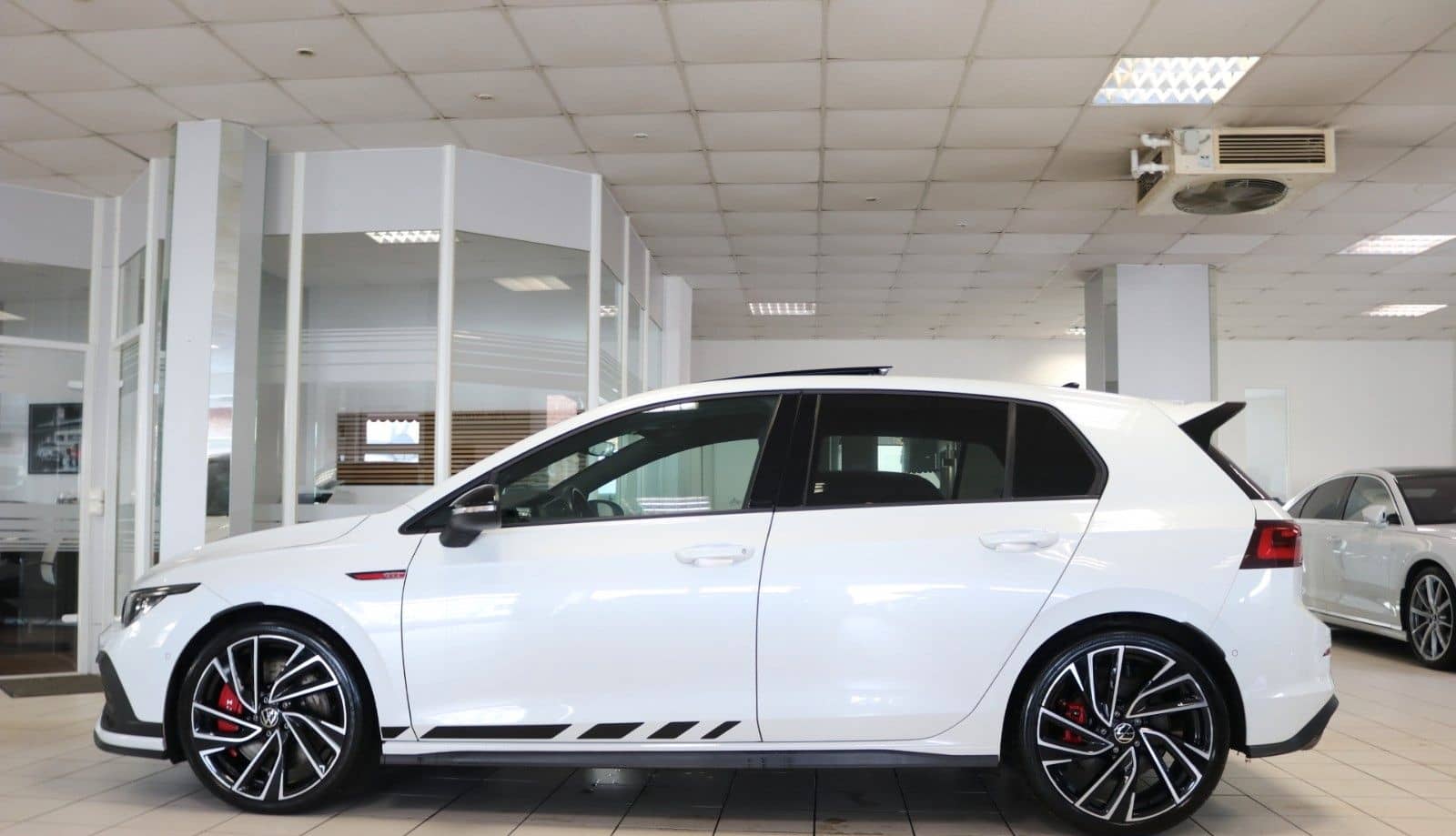 Volkswagen Golf GTI Clubsport Black Style Matrix H&K Pano foto 12