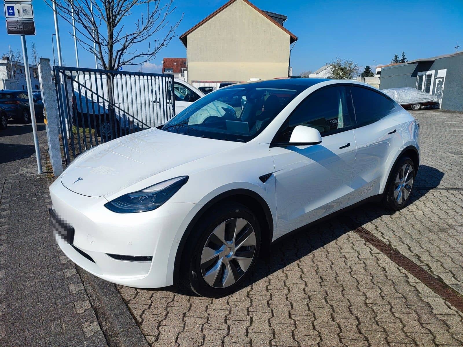 Tesla Model Y "AHK" Long Range Dual AWD foto 1