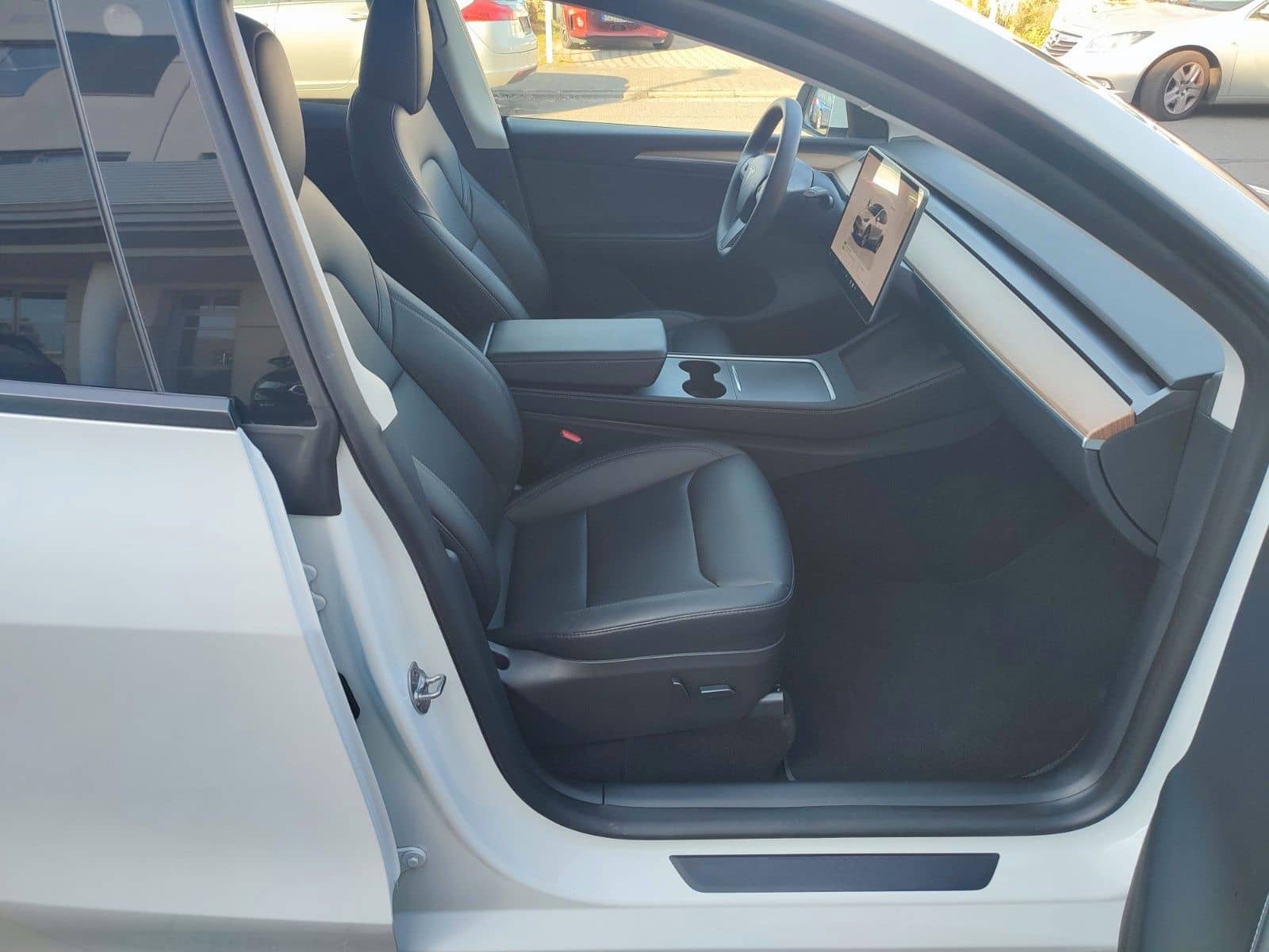 Tesla Model Y "AHK" Long Range Dual AWD foto 22