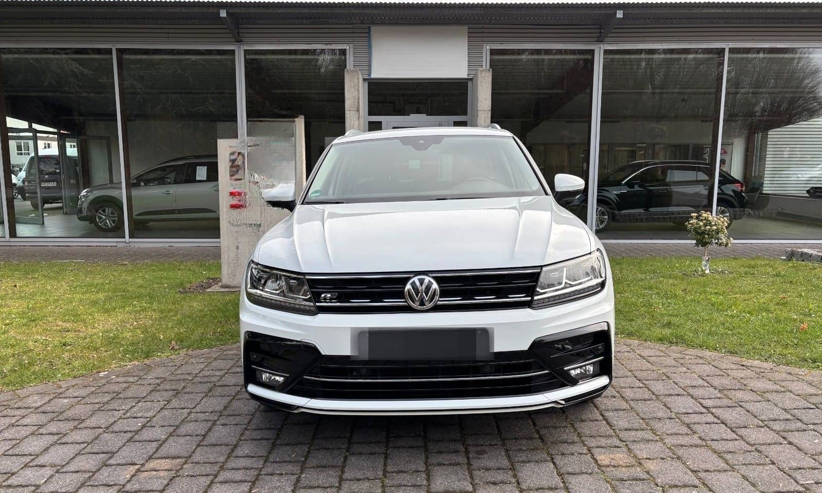 Volkswagen Tiguan 1.5 TSI R-Line Exterieur / Rückfahrkamera foto 3