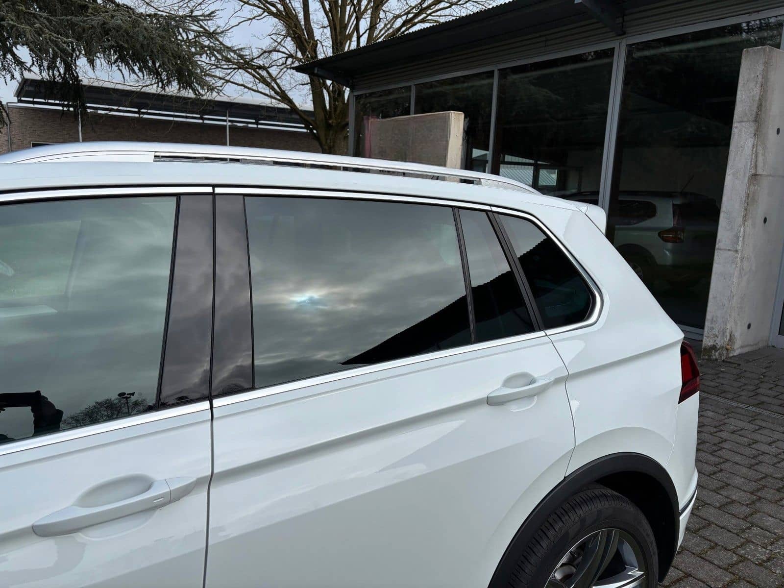 Volkswagen Tiguan 1.5 TSI R-Line Exterieur / Rückfahrkamera foto 4