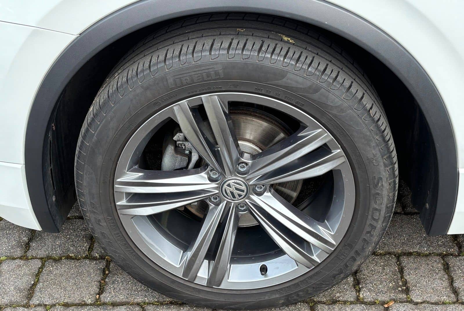 Volkswagen Tiguan 1.5 TSI R-Line Exterieur / Rückfahrkamera foto 5