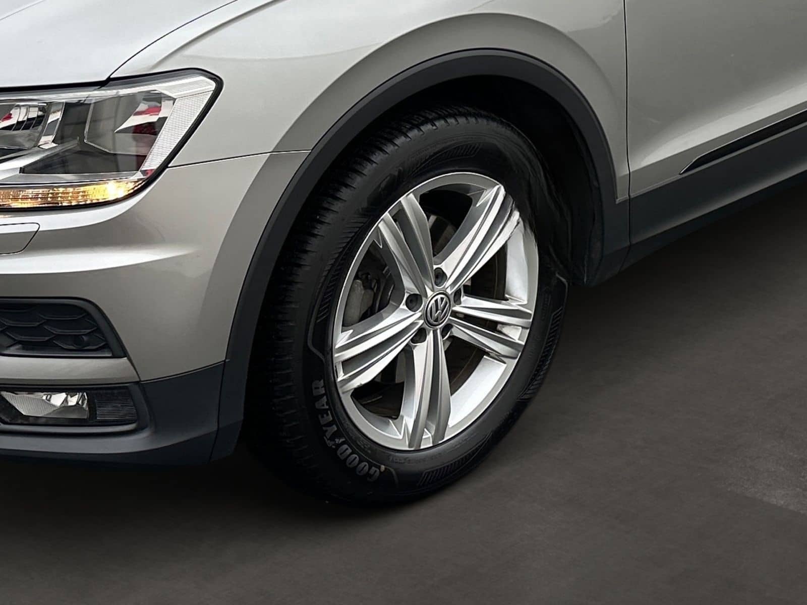 Volkswagen Tiguan 1.4 TSI DSG Comfortline 360° NAVI SHZ AHK foto 6