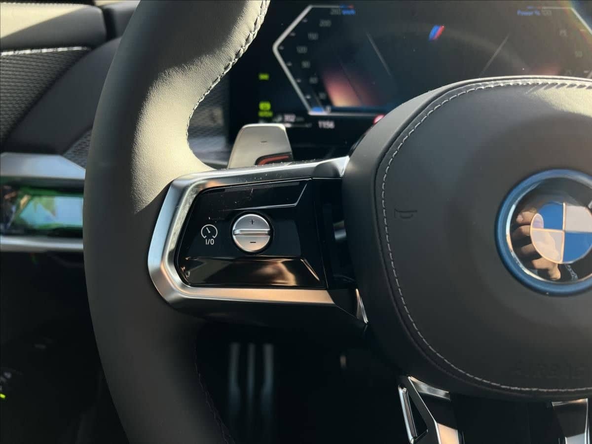 BMW 750 e xDrive M Sport foto 7