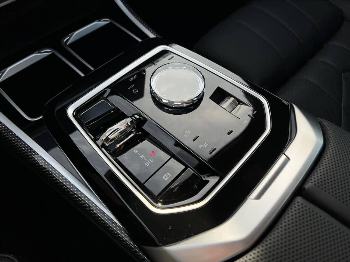 BMW 750 e xDrive M Sport foto 10