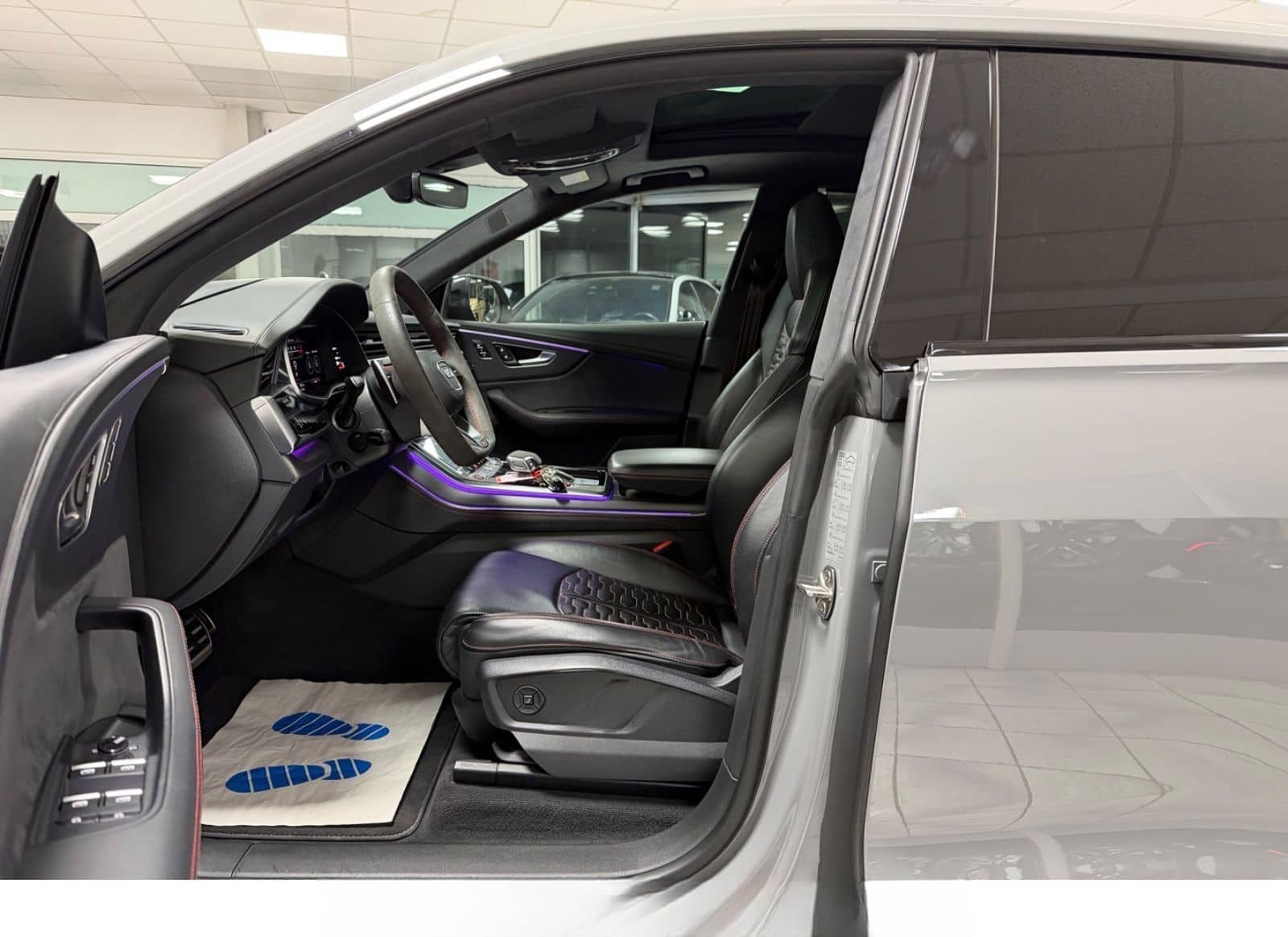 Audi RS Q8 4.0*PANO*KERAMIK*CARBON*MAS*STH*SITZBEL*HU foto 18