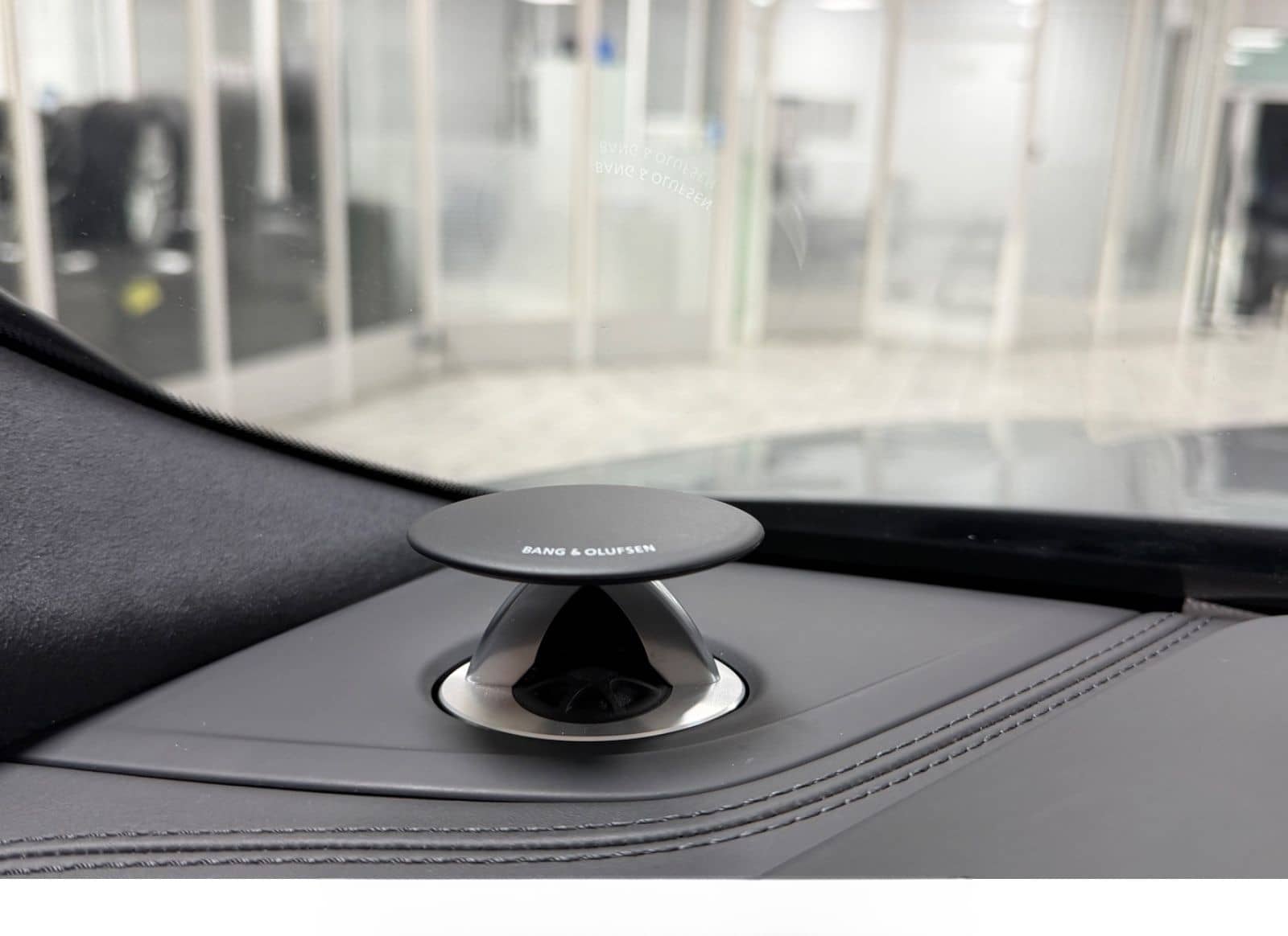 Audi RS Q8 4.0*PANO*KERAMIK*CARBON*MAS*STH*SITZBEL*HU foto 24