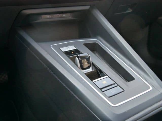 Volkswagen Golf VIII Variant 1.5 eTSI DSG Style Navi AHK LE foto 19