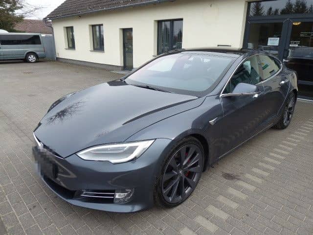 Tesla Model S foto 2