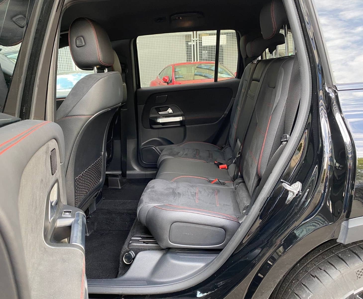 Mercedes-Benz GLB 35 AMG  4MATIC DCT foto 6