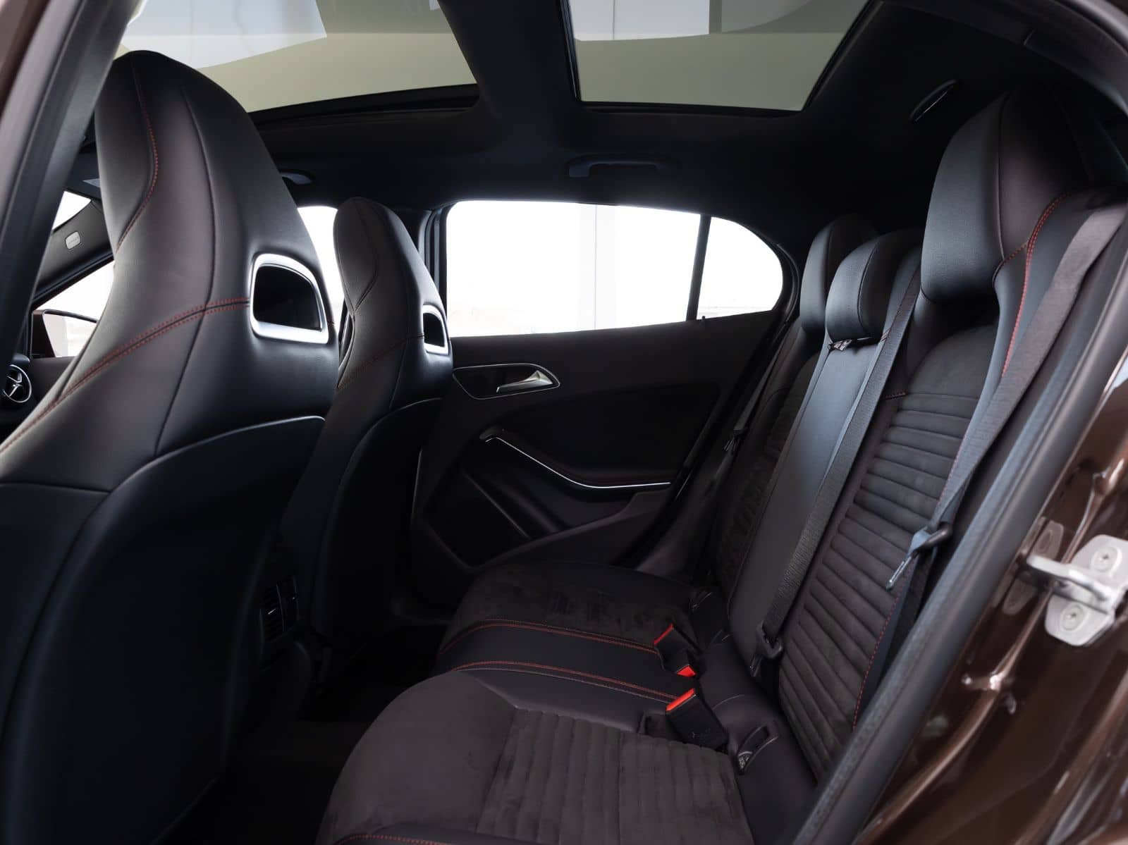 Mercedes-Benz GLA 250 AMG/Pano/Scheckheft/Navi/18 foto 9