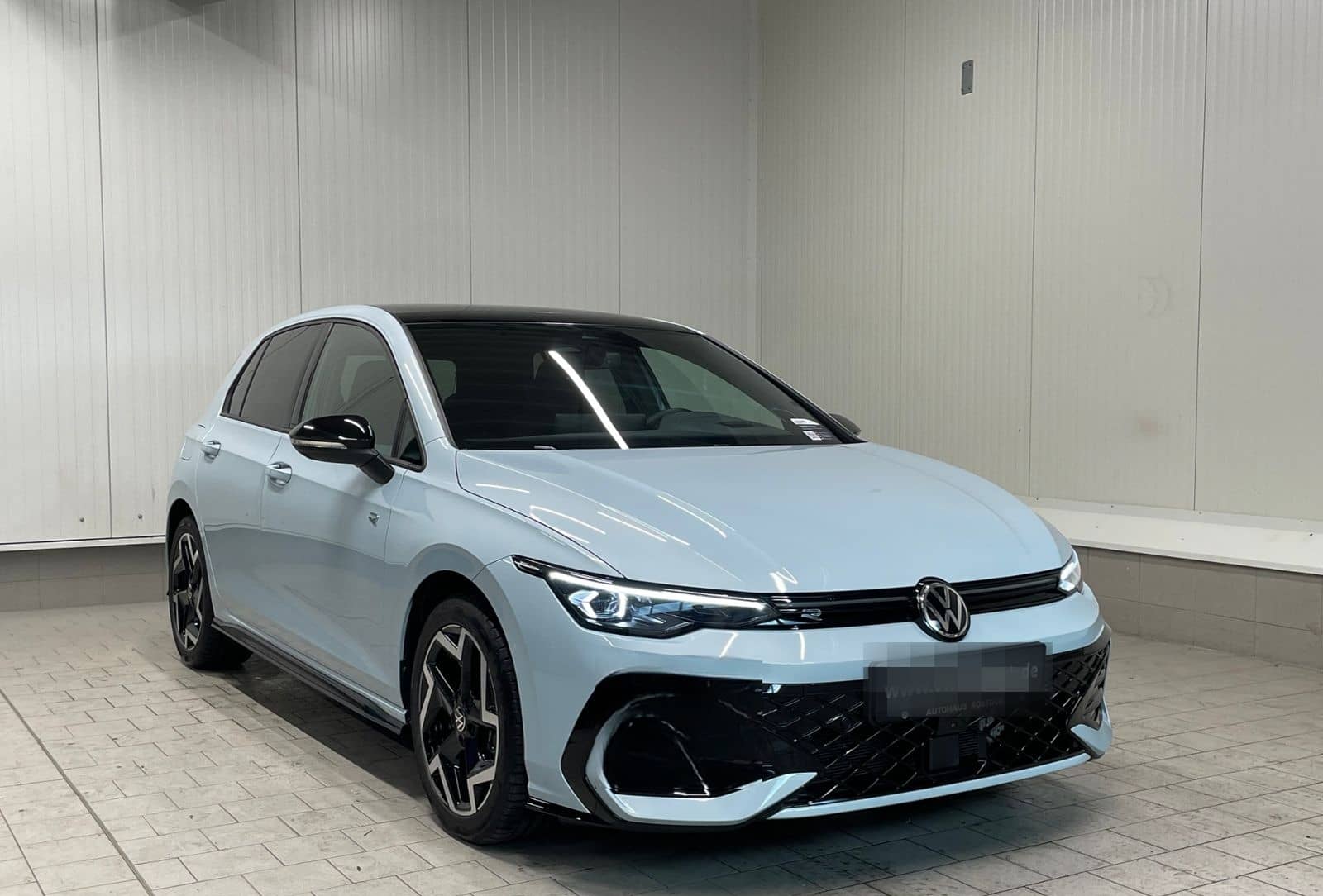 Volkswagen Golf VIII R-Line 2.0 TDI DSG IQ.LIGHT PANO NAVI foto 2