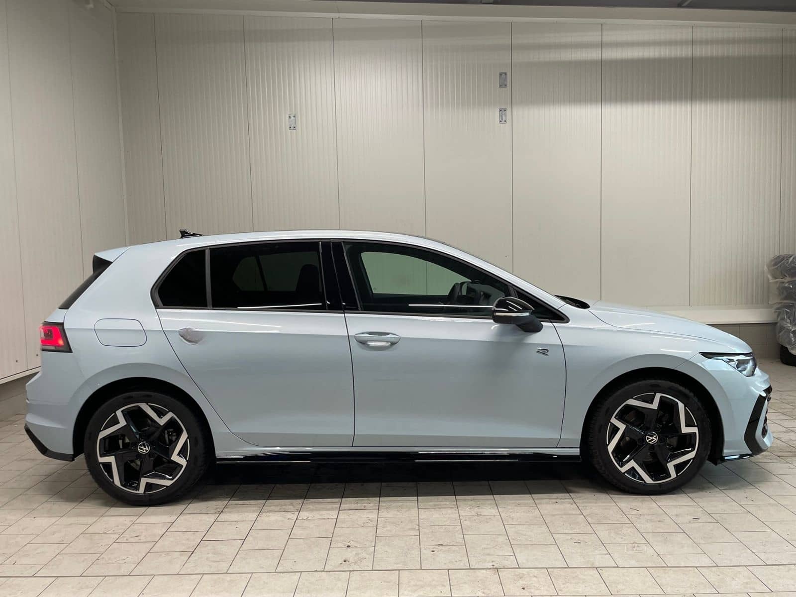 Volkswagen Golf VIII R-Line 2.0 TDI DSG IQ.LIGHT PANO NAVI foto 6