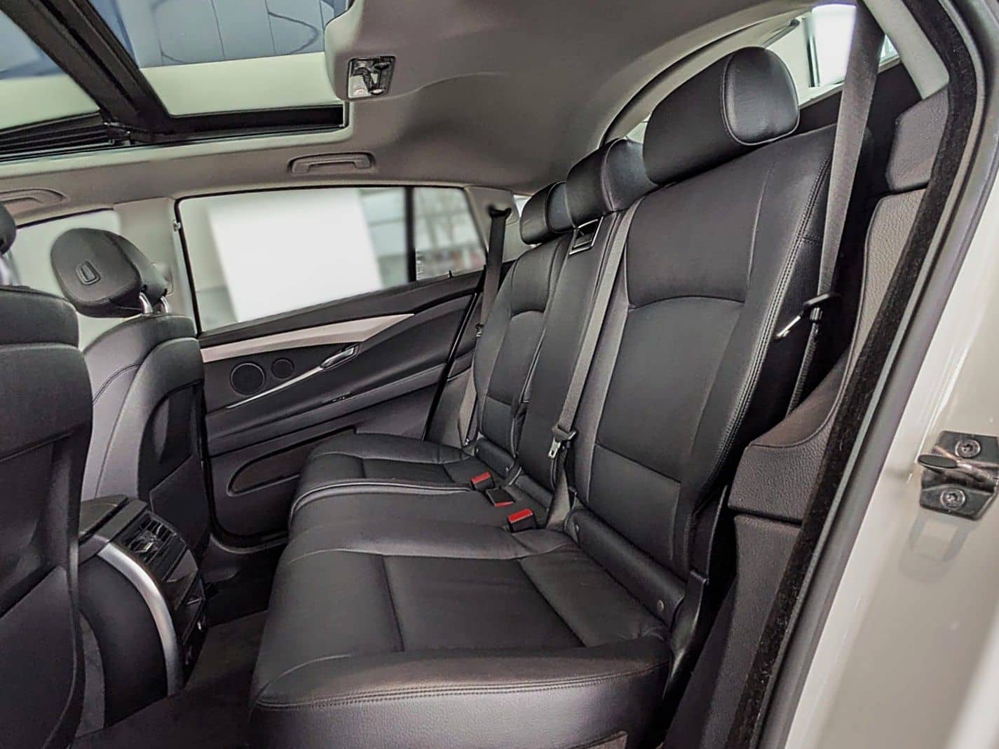 BMW 530d GT xDRIVE LEDER PANO NAVI HiFi HUD STANDH. foto 22