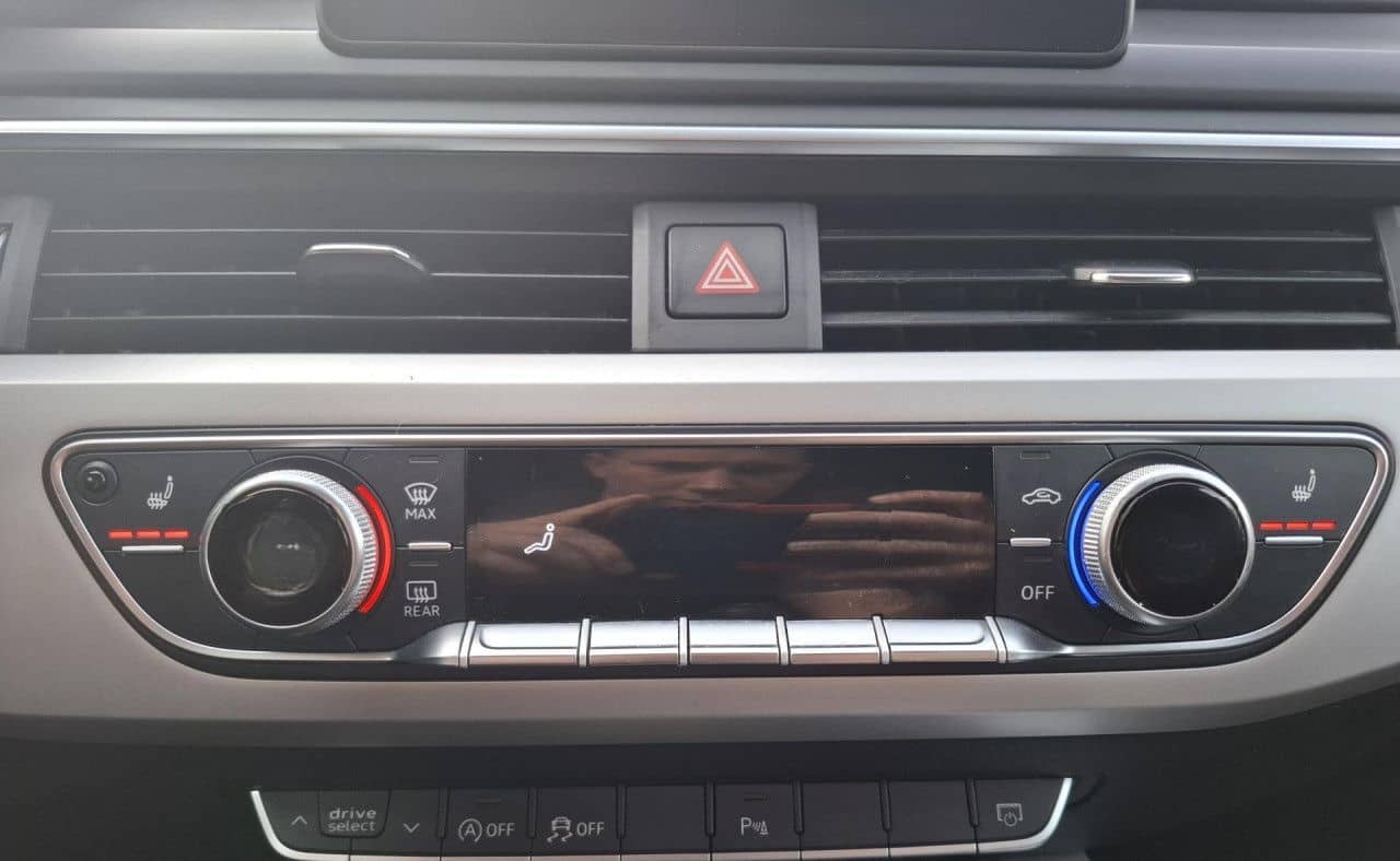 Audi A4 AVANT 40 TFSI STHZ+CAM+LED+SHZ+NAVI foto 20