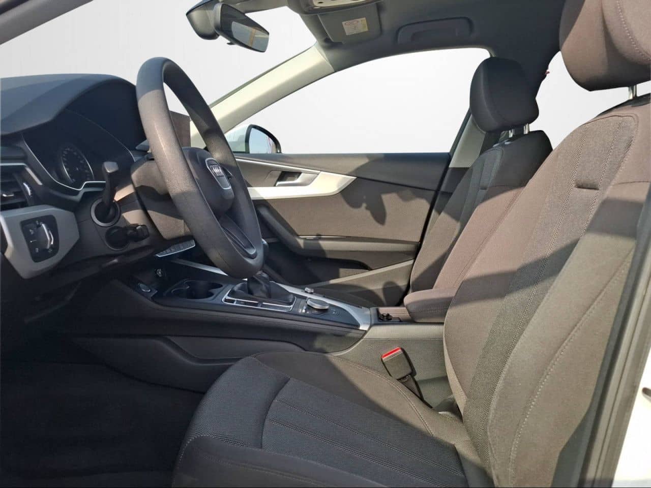 Audi A4 AVANT 40 TFSI STHZ+CAM+LED+SHZ+NAVI foto 8