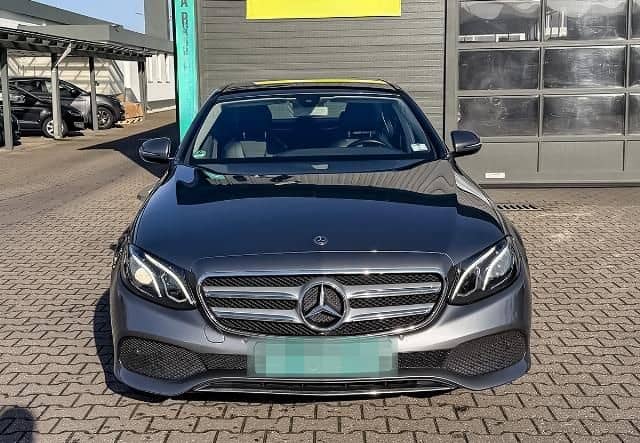 Mercedes-Benz E 200 d Avantgarde.Navi.RFK.SHZ foto 2