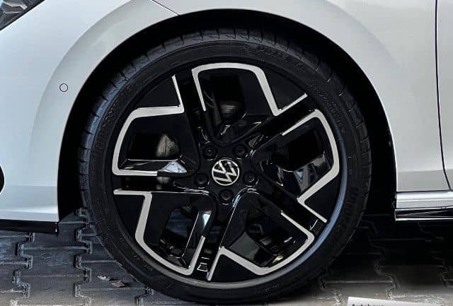 Volkswagen Golf VIII 2.0 TDI DSG R-Line Navi ACC Pano STHZ foto 3