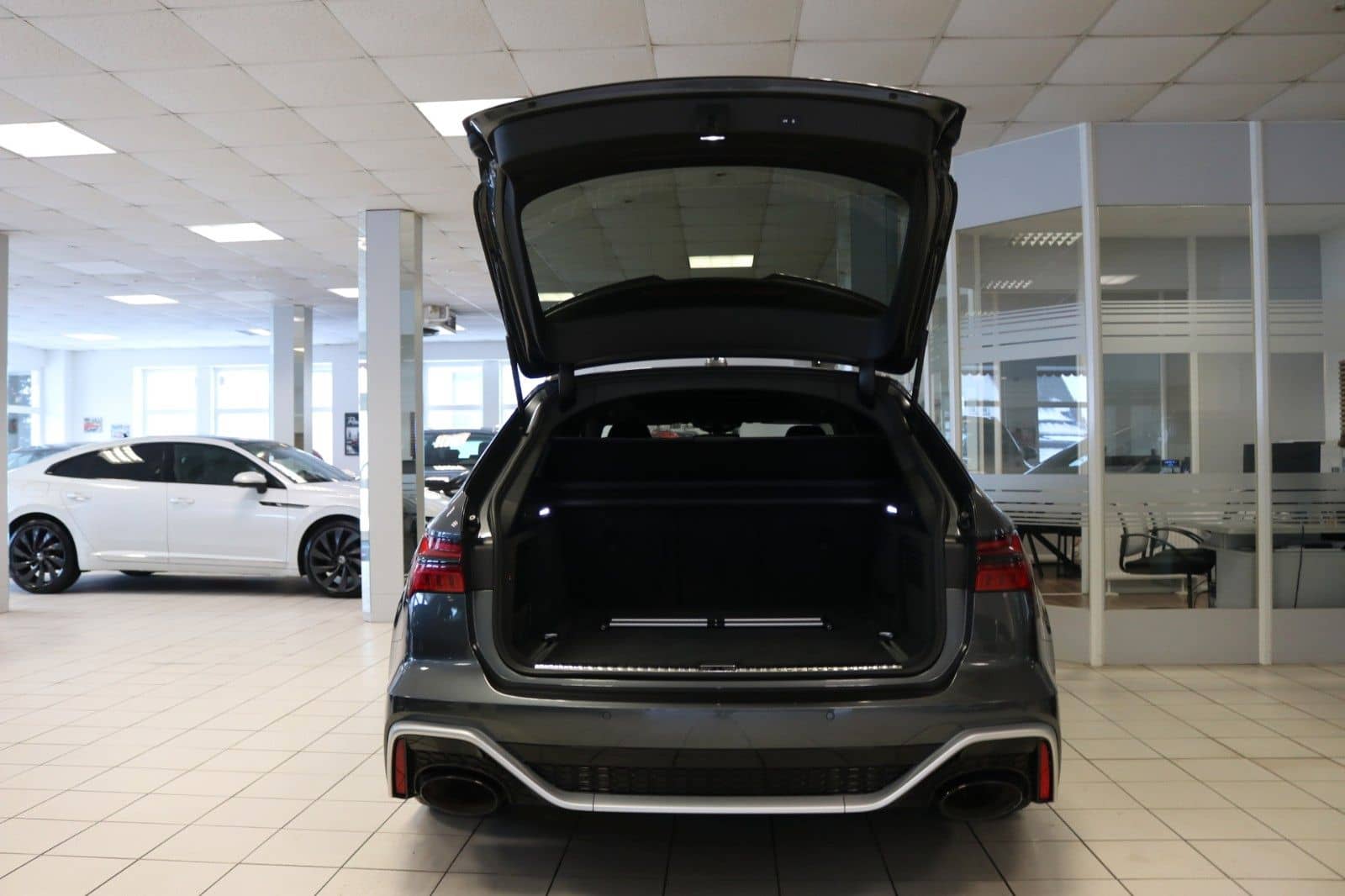 Audi RS6 Nachtsicht Pano AHK Laser HUD B&O Laser Voll foto 10