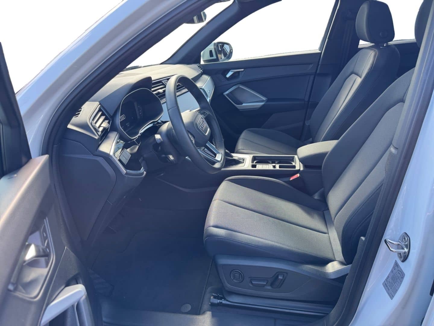 Audi Q3 S line 35 TFSI S tronic PANO/AHK/RFK+++ foto 6