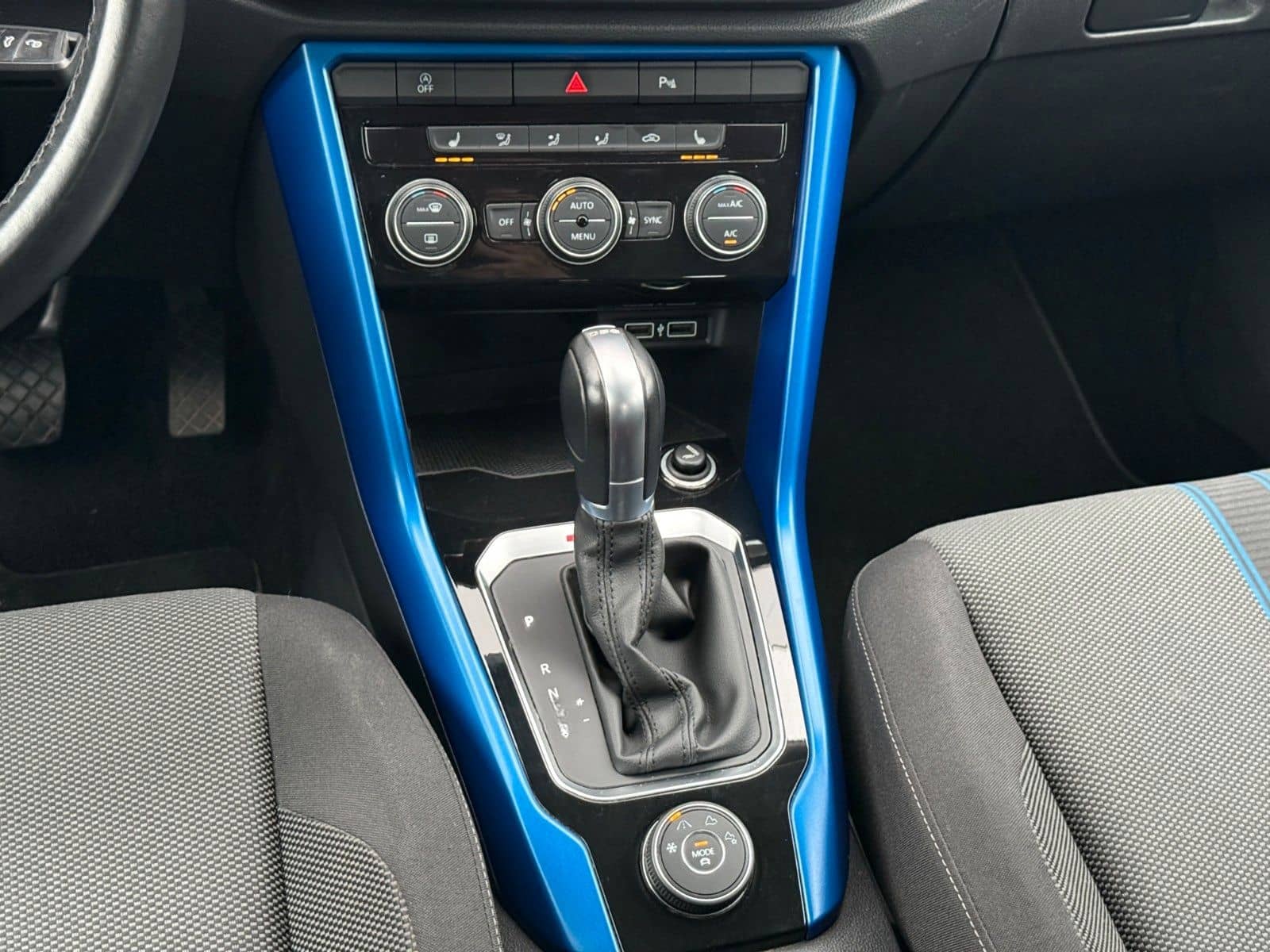 Volkswagen T-Roc 2.0TDI Style 4Motion DSG CARPLAY RFK SHZ foto 12