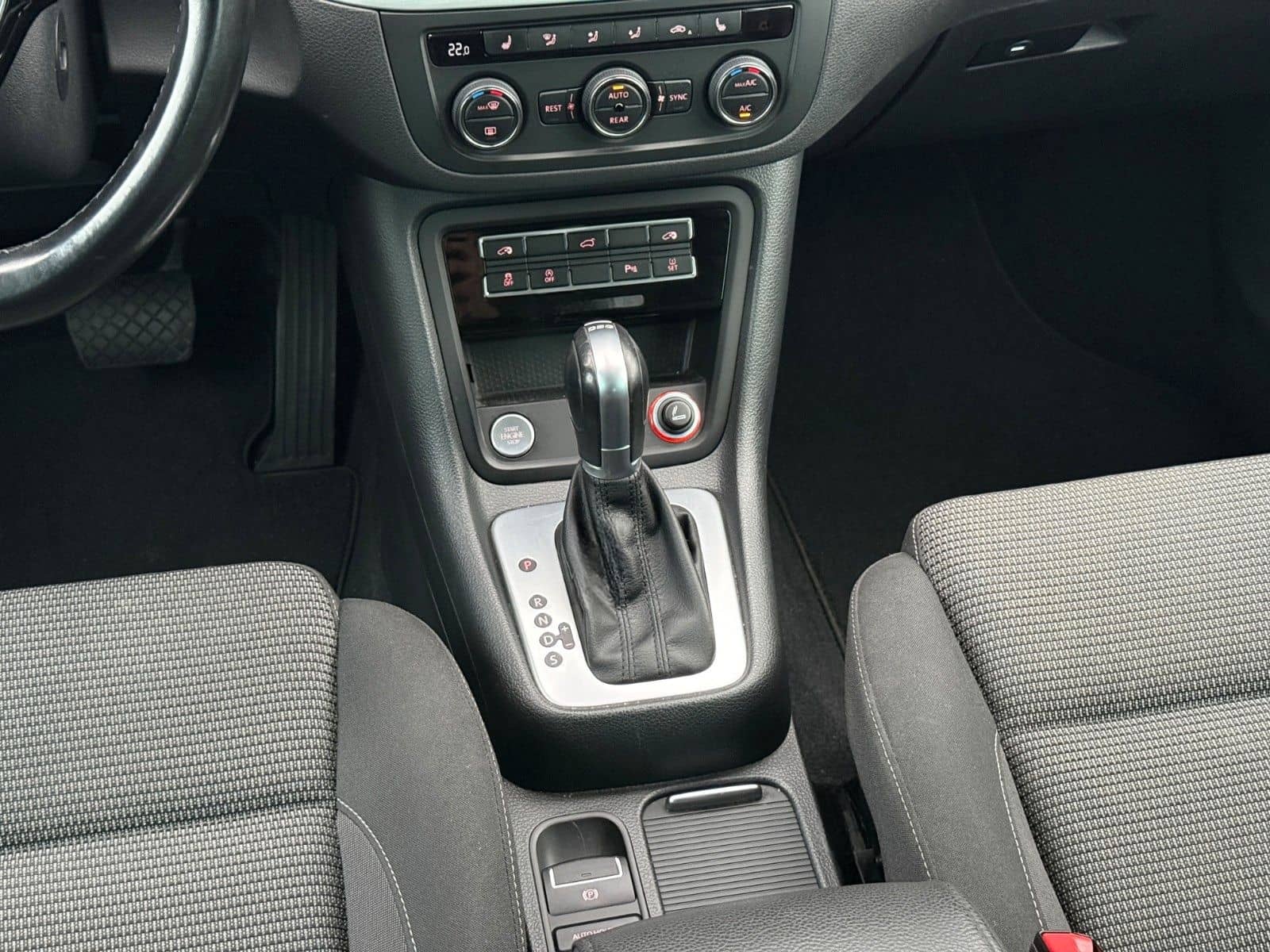 Volkswagen Sharan 2.0TDI Comfortline DSG KEYLESS AHK foto 13