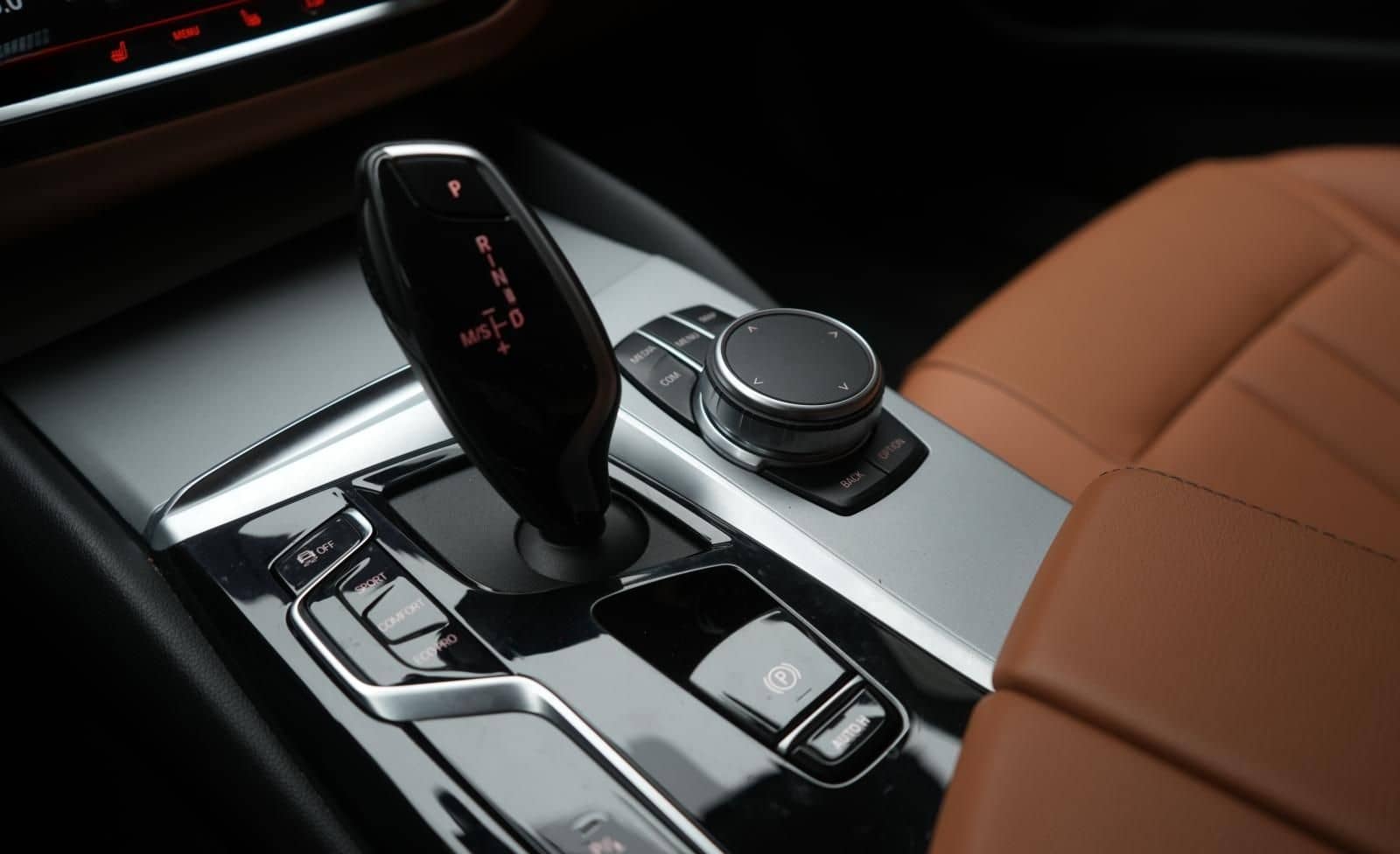 BMW 520 i Touring Leder/ACC/Kamera/HUD/Carplay foto 18