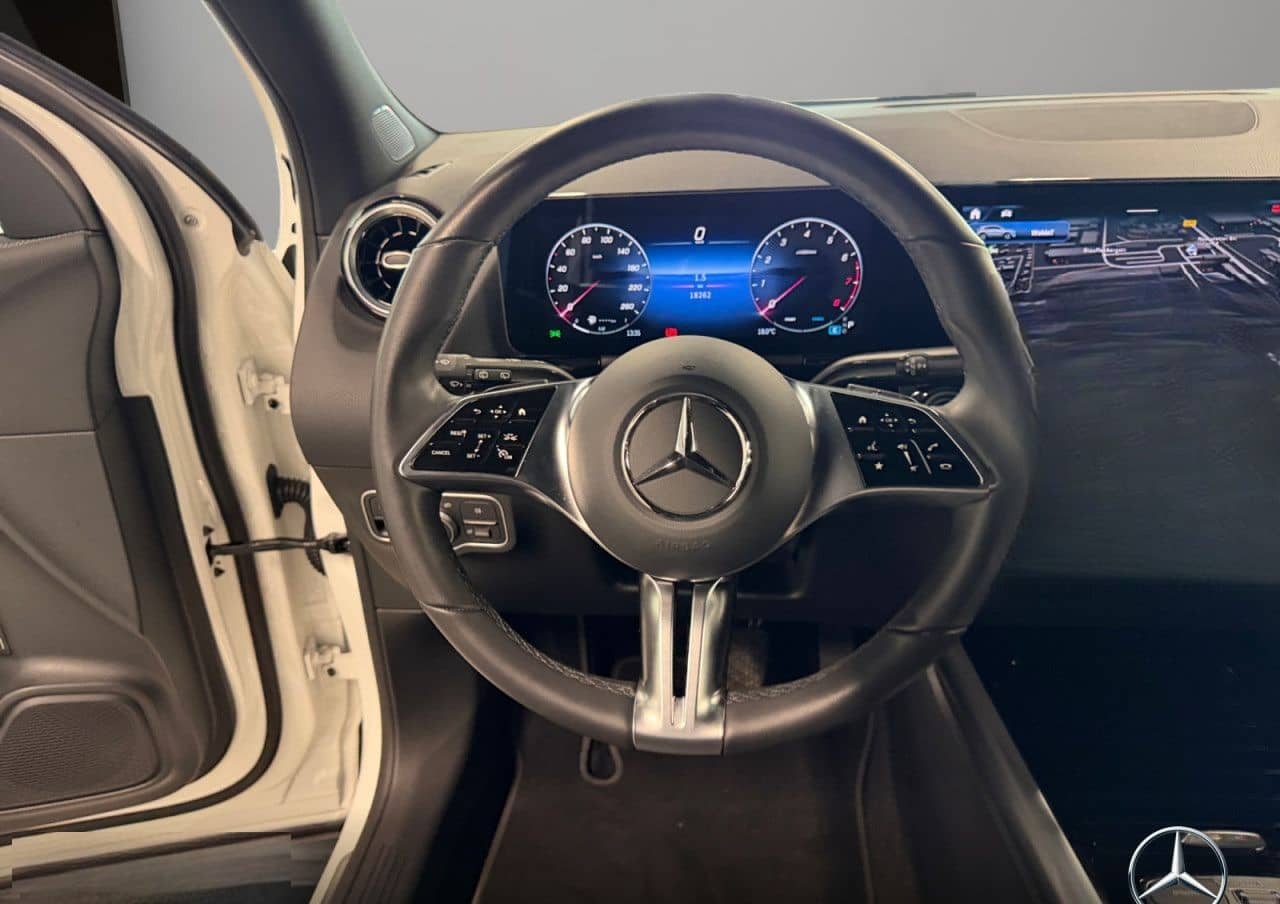 Mercedes-Benz GLA 180 Prog. Adv./PANO/AHK/MULTI/DISTR/SPUR/360 foto 14