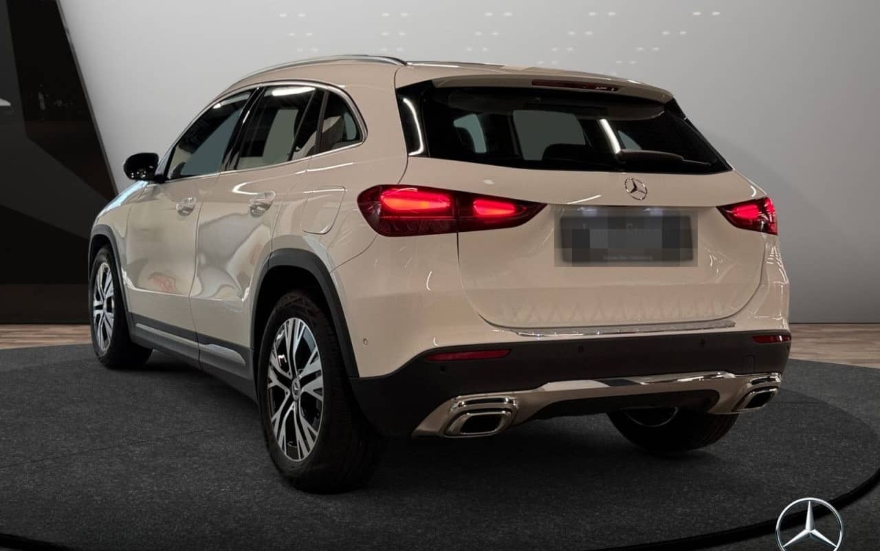 Mercedes-Benz GLA 180 Prog. Adv./PANO/AHK/MULTI/DISTR/SPUR/360 foto 10