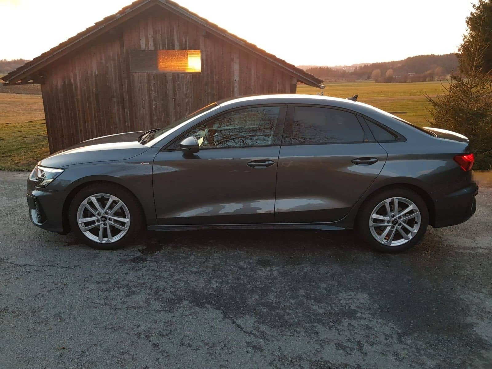 Audi A3 Limousine 30 TFSI S line LED,Navi,PDC foto 2