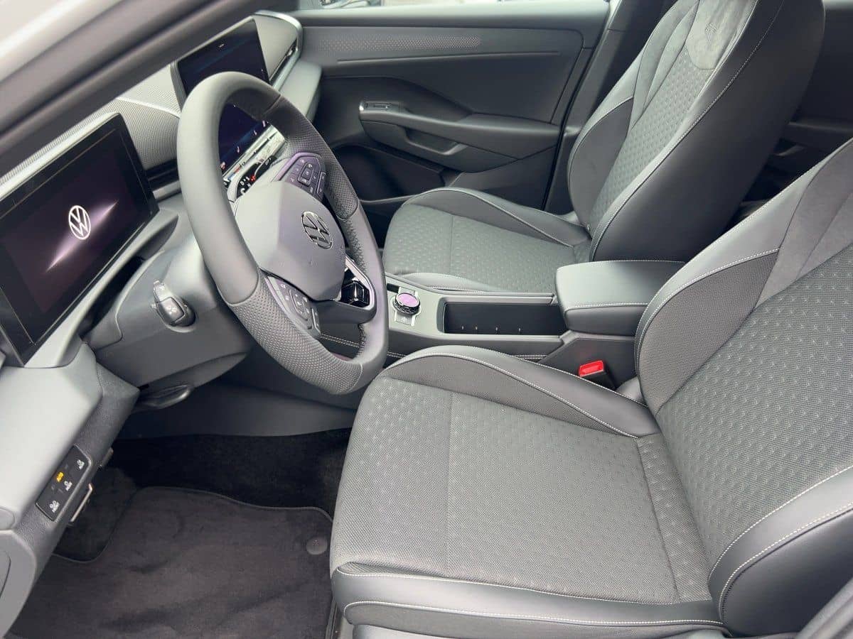Volkswagen T-Roc 1.5 eTSI DSG R-Line Nav BlackStyle HUD 360 foto 10