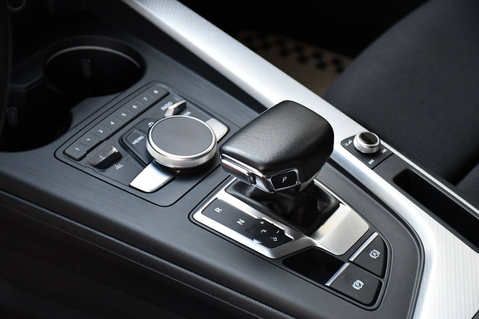 Audi A4 Avant sport Aut. S-Line MMI Virtual Akustik foto 23