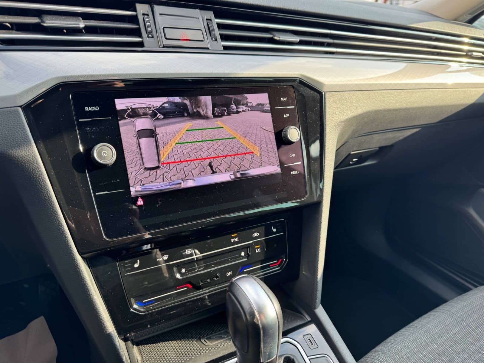 Volkswagen Passat Var Business 2.0TDI AHK Kamera TravelAss foto 14