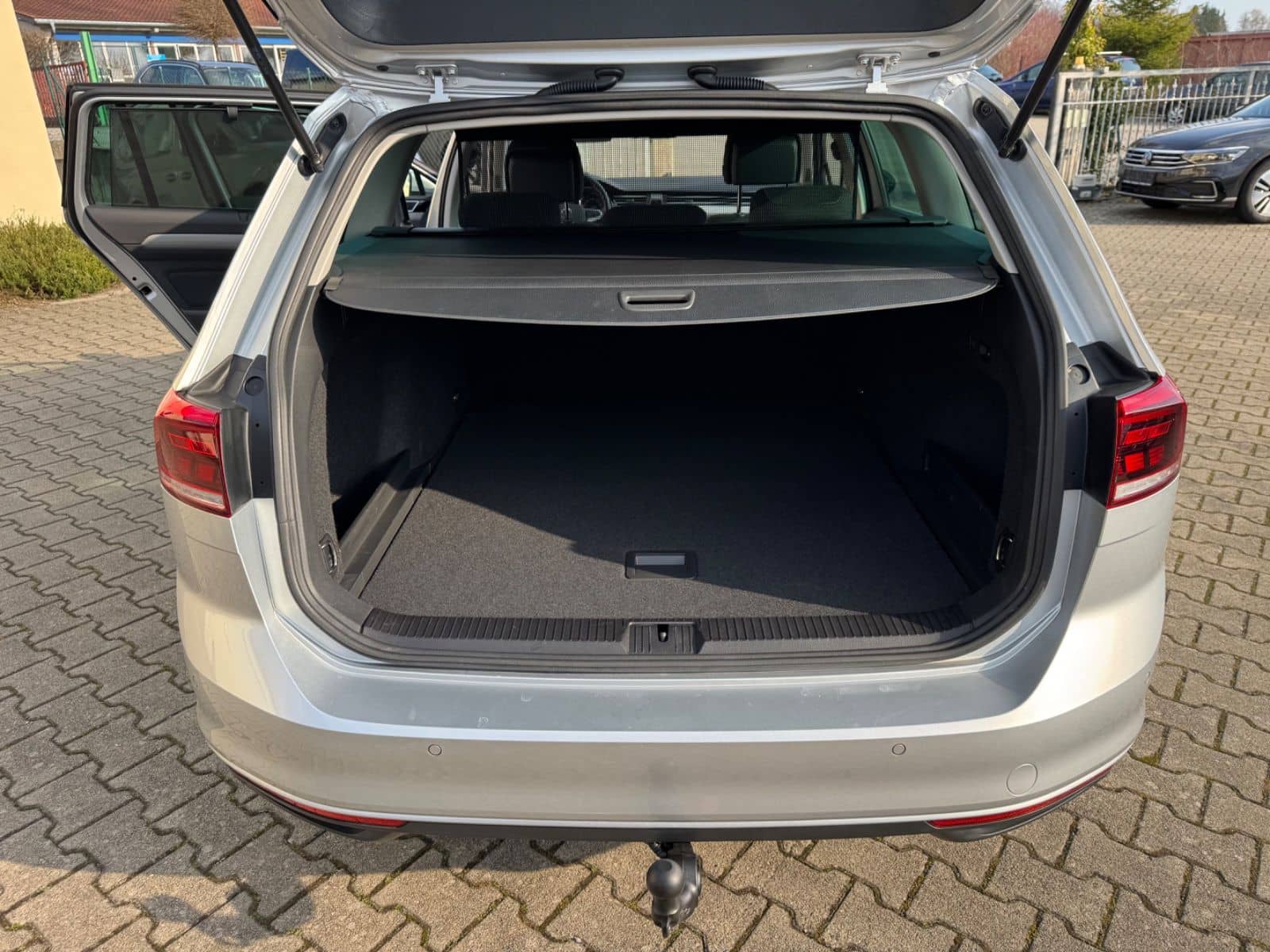 Volkswagen Passat Var Business 2.0TDI AHK Kamera TravelAss foto 19
