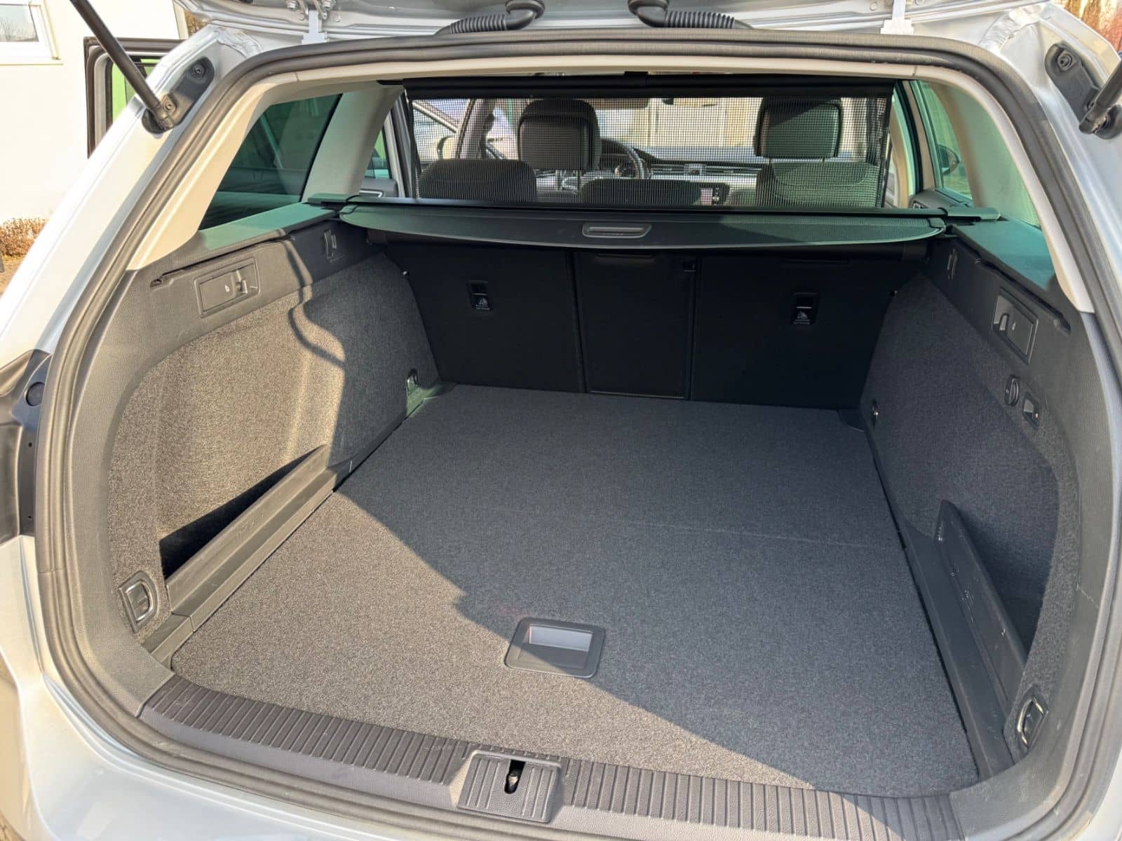 Volkswagen Passat Var Business 2.0TDI AHK Kamera TravelAss foto 20