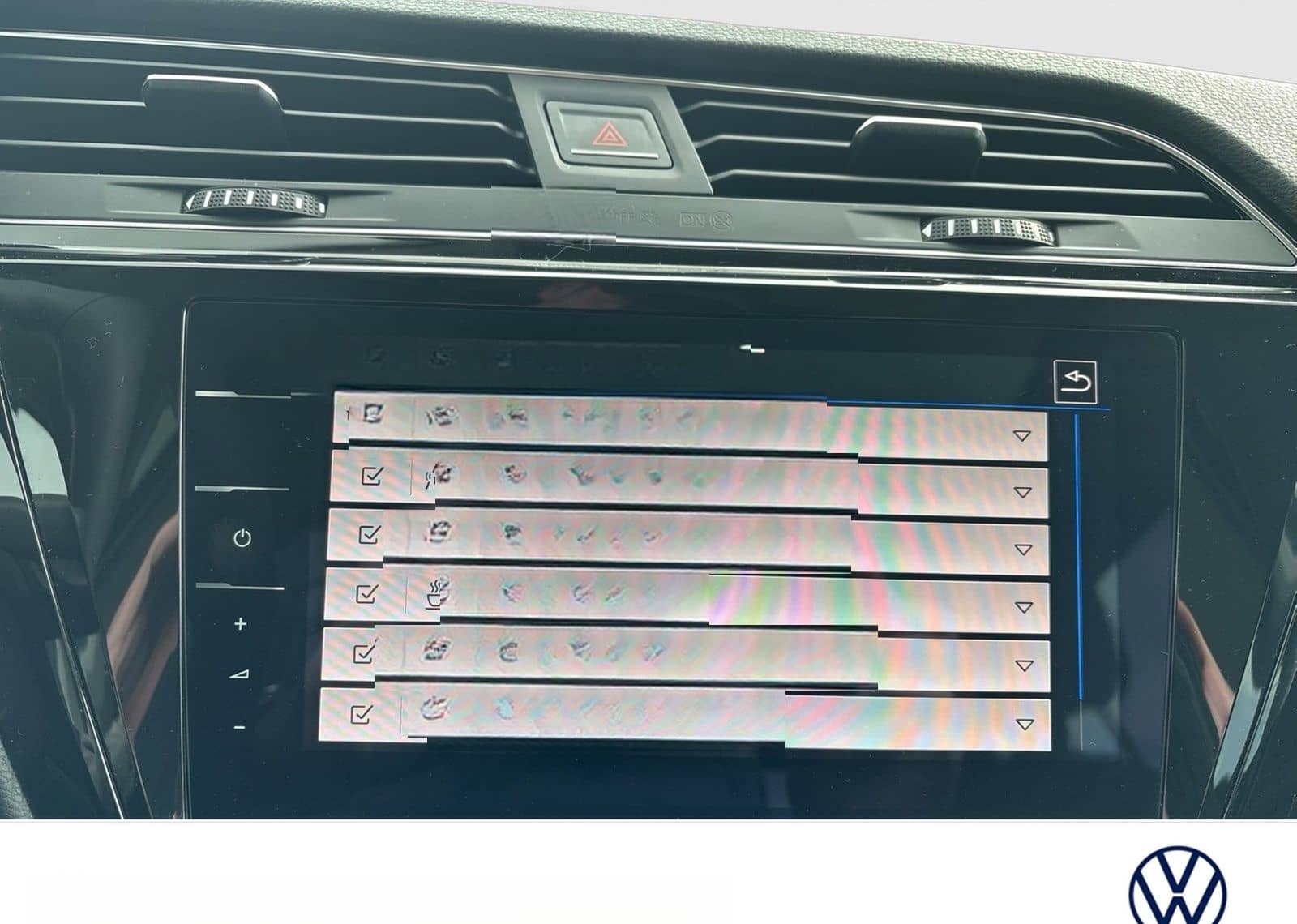 Volkswagen Touran 2.0 HIGHLINE AHK PANO NAVI CARPLAY foto 13