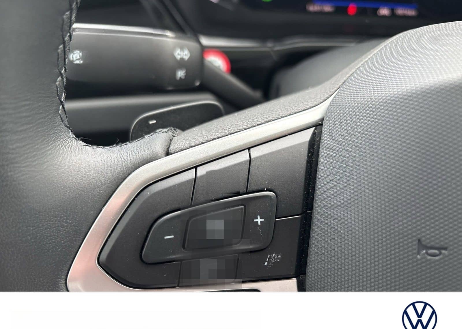 Volkswagen Touran 2.0 HIGHLINE AHK PANO NAVI CARPLAY foto 14