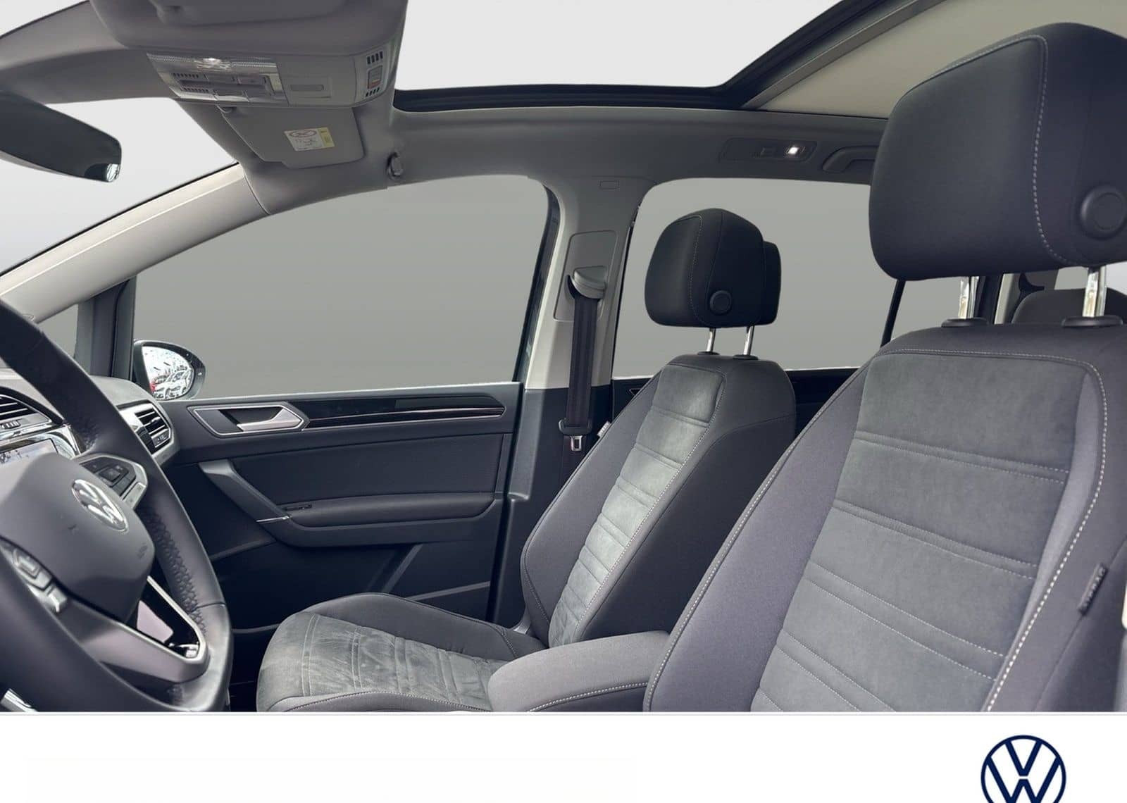 Volkswagen Touran 2.0 HIGHLINE AHK PANO NAVI CARPLAY foto 7