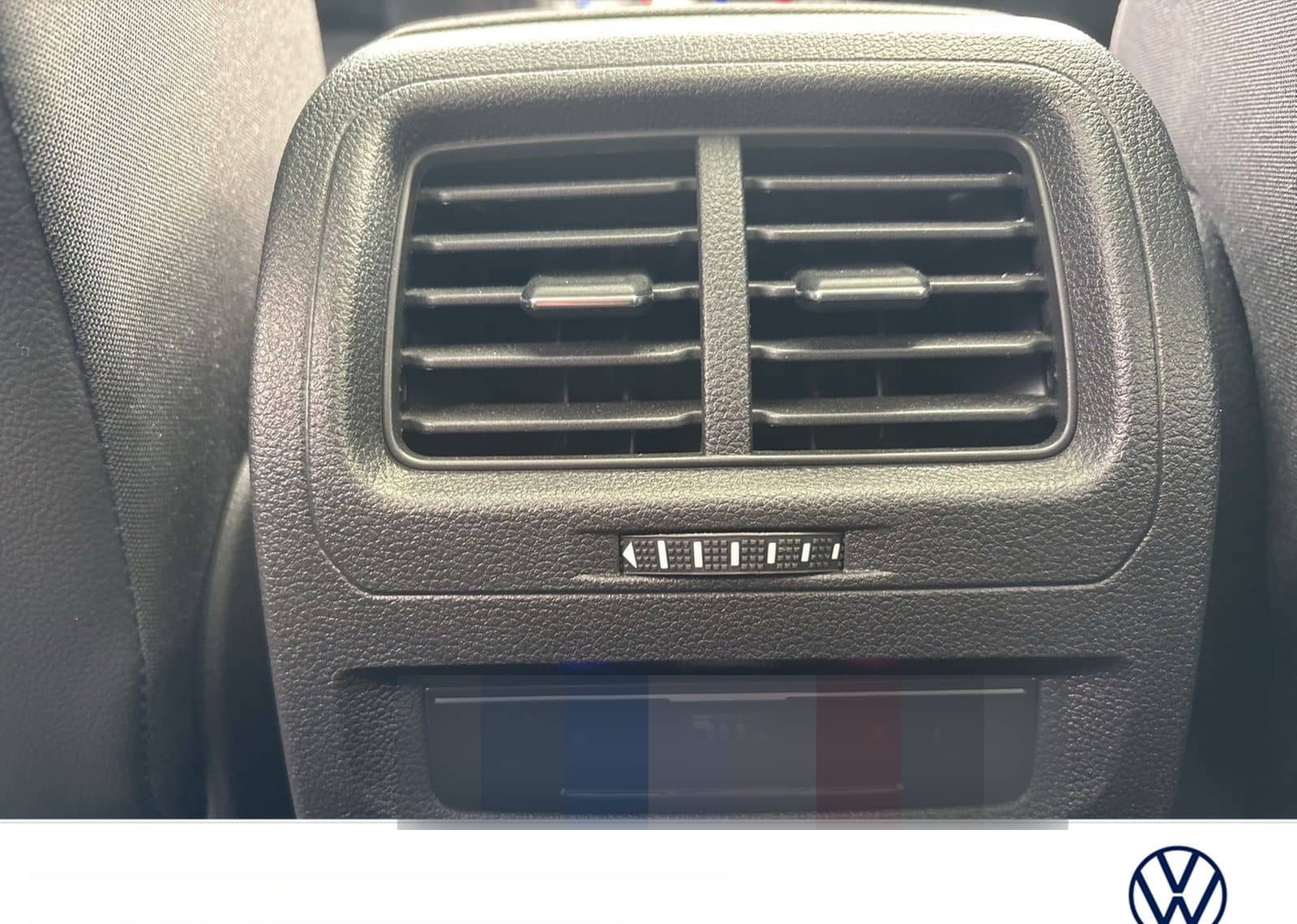 Volkswagen Touran 2.0 HIGHLINE AHK PANO NAVI CARPLAY foto 9