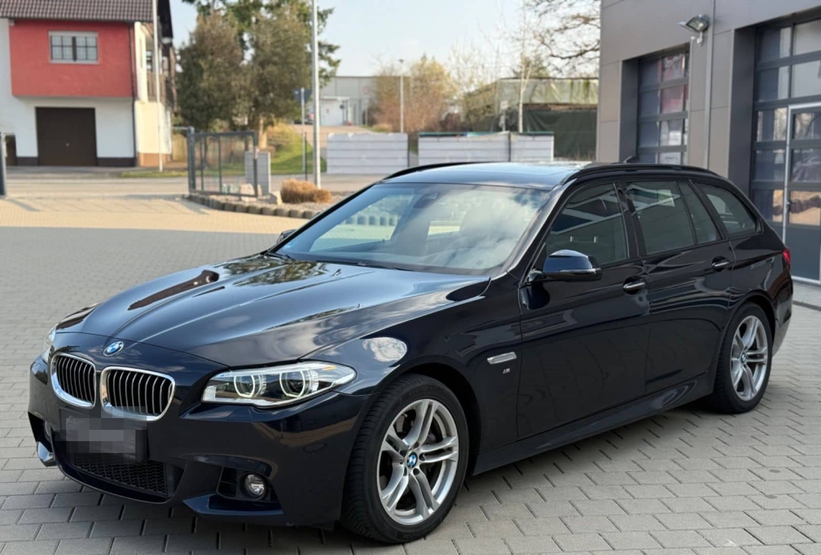 BMW 530d 5 Touring 530 d xDrive M-Paket/Pano/Service foto 1