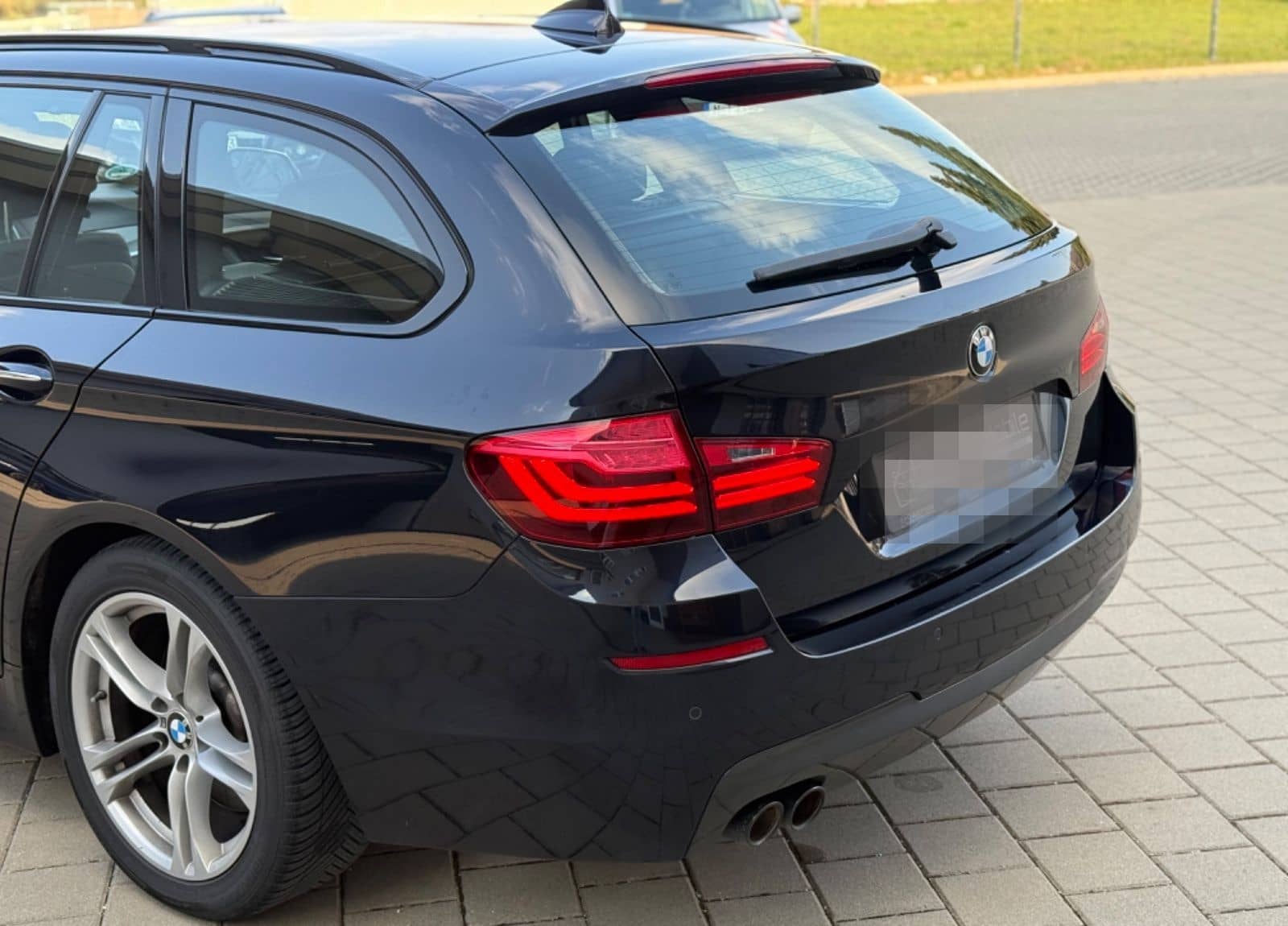 BMW 530d 5 Touring 530 d xDrive M-Paket/Pano/Service foto 13