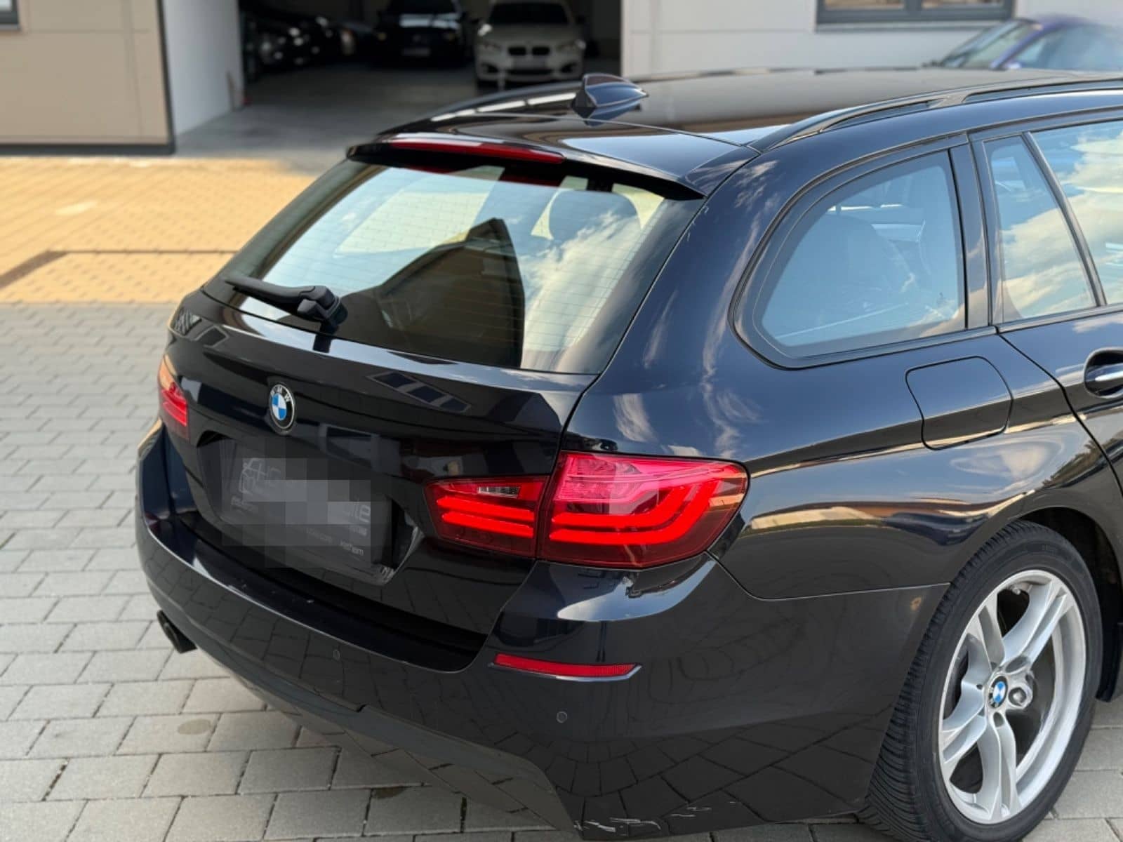 BMW 530d 5 Touring 530 d xDrive M-Paket/Pano/Service foto 14