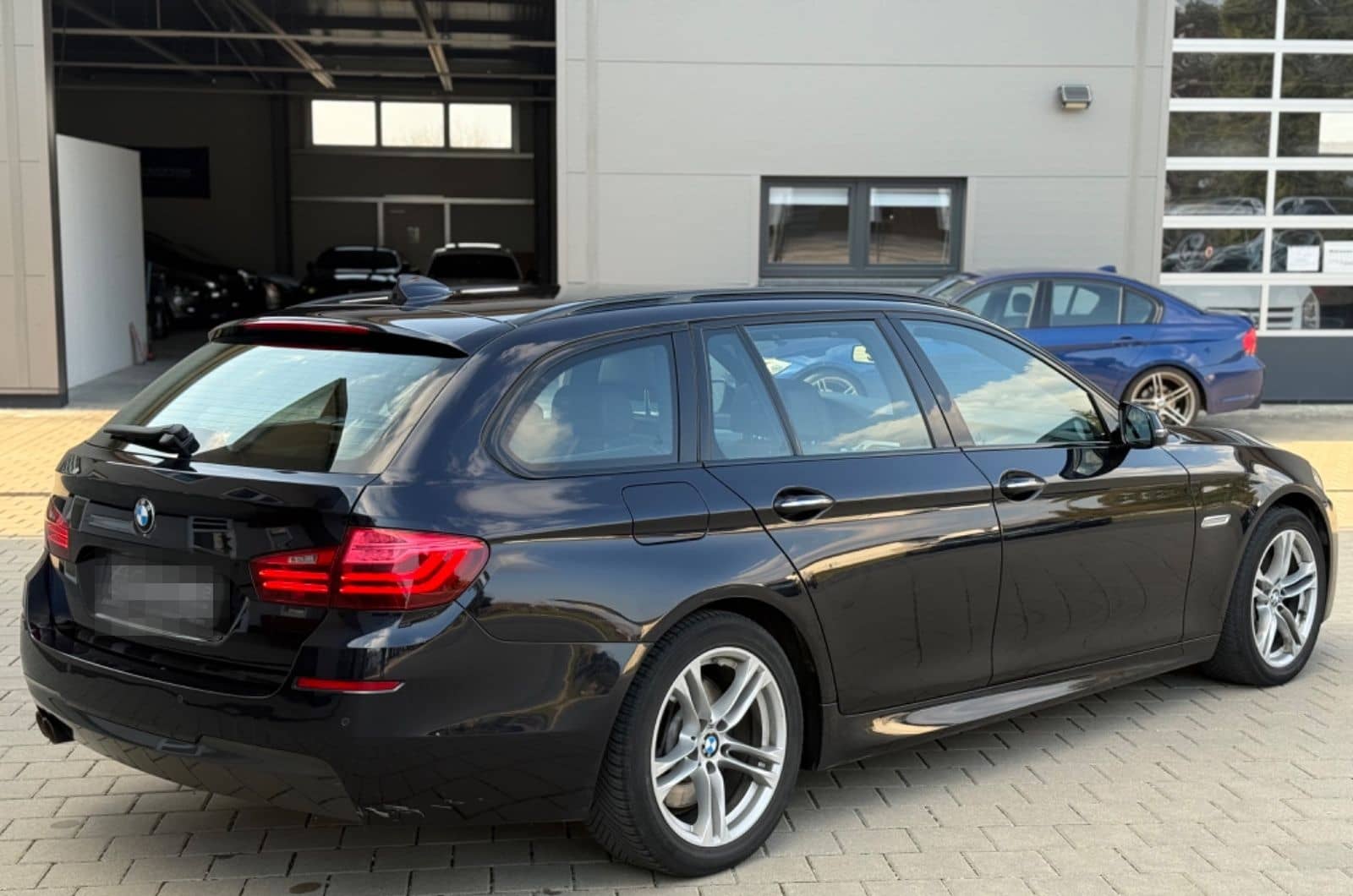 BMW 530d 5 Touring 530 d xDrive M-Paket/Pano/Service foto 6
