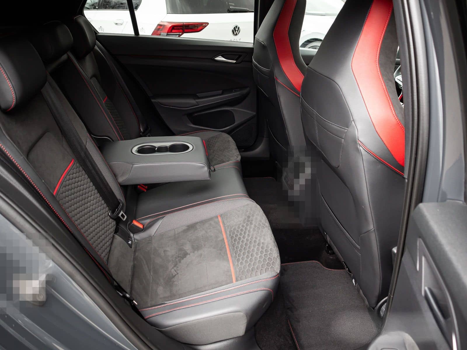 Volkswagen Golf VIII GTI Clubsport 2.0 TSI LED+ Navi Pano P foto 14