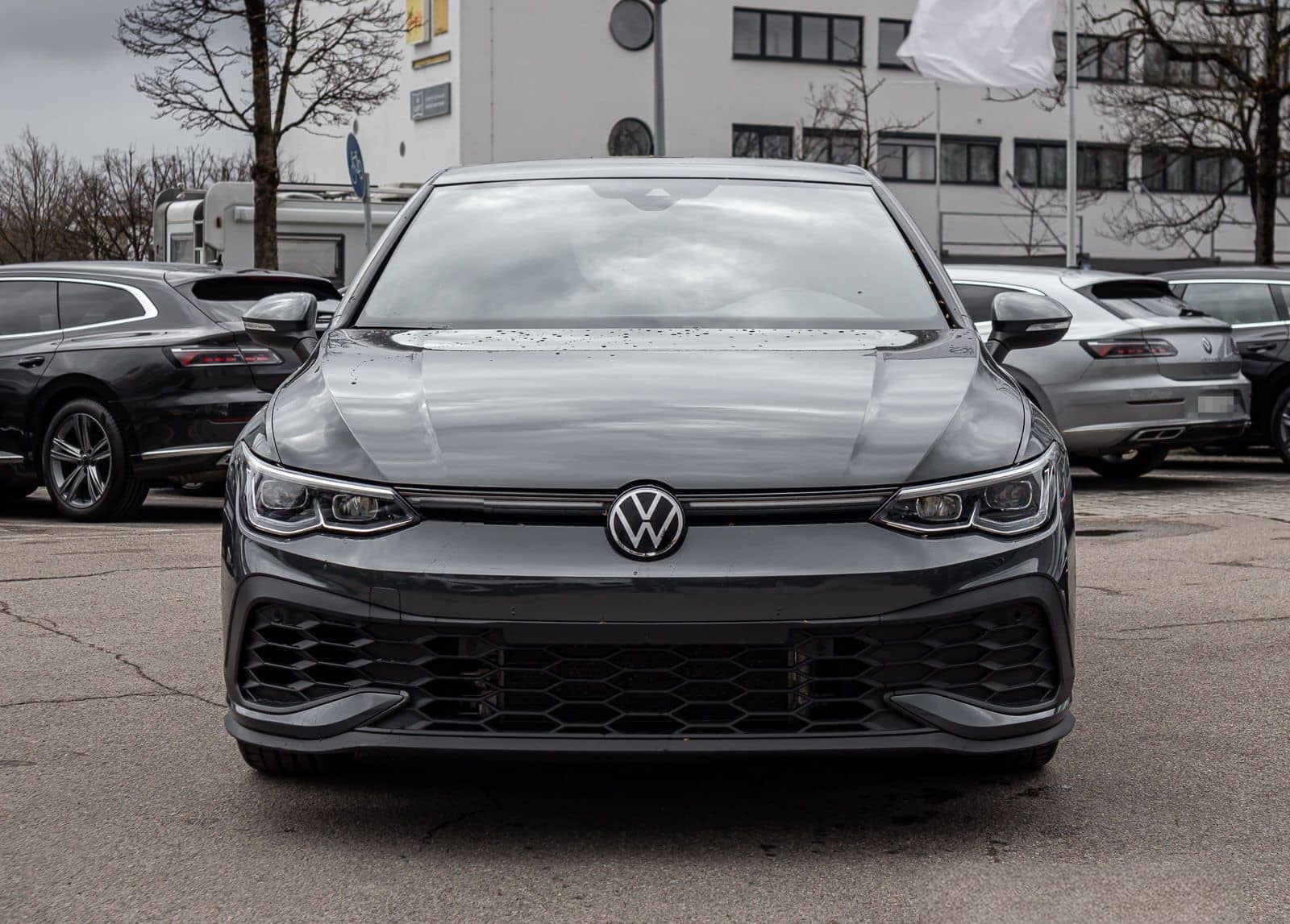 Volkswagen Golf VIII GTI Clubsport 2.0 TSI LED+ Navi Pano P foto 5