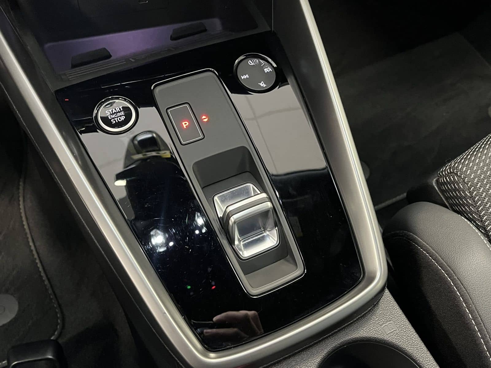 Audi A3 40 TFSI e S-Line*CarPlay*ACC*R-Cam*LED*SHZ*1H foto 24