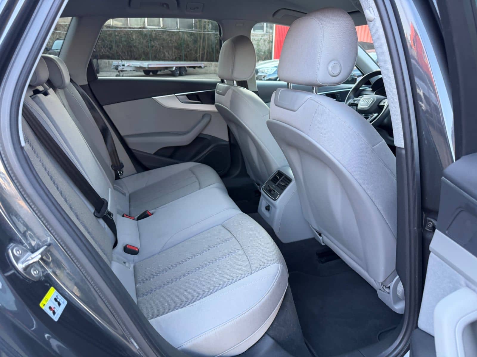 Audi A4 Avant 40 TDI LED/HeadUp/Kamera/Navi foto 17