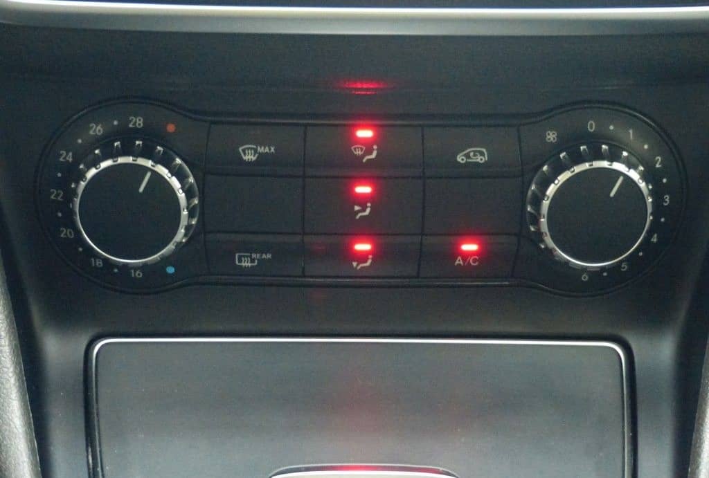 Mercedes-Benz GLA 250 4Matic Style Navi+Kamera+LED+Shzg+PDC+LM foto 17